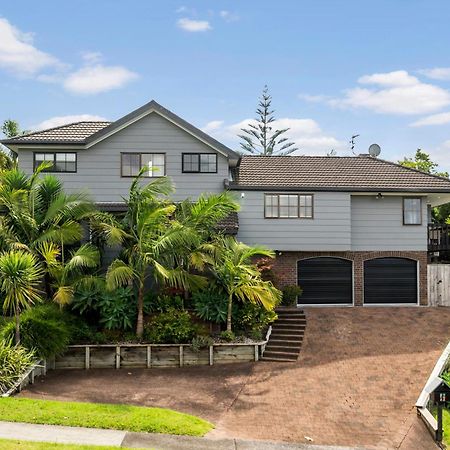 Villa With Pool In Browns Bay โอ๊คแลนด์ ภายนอก รูปภาพ