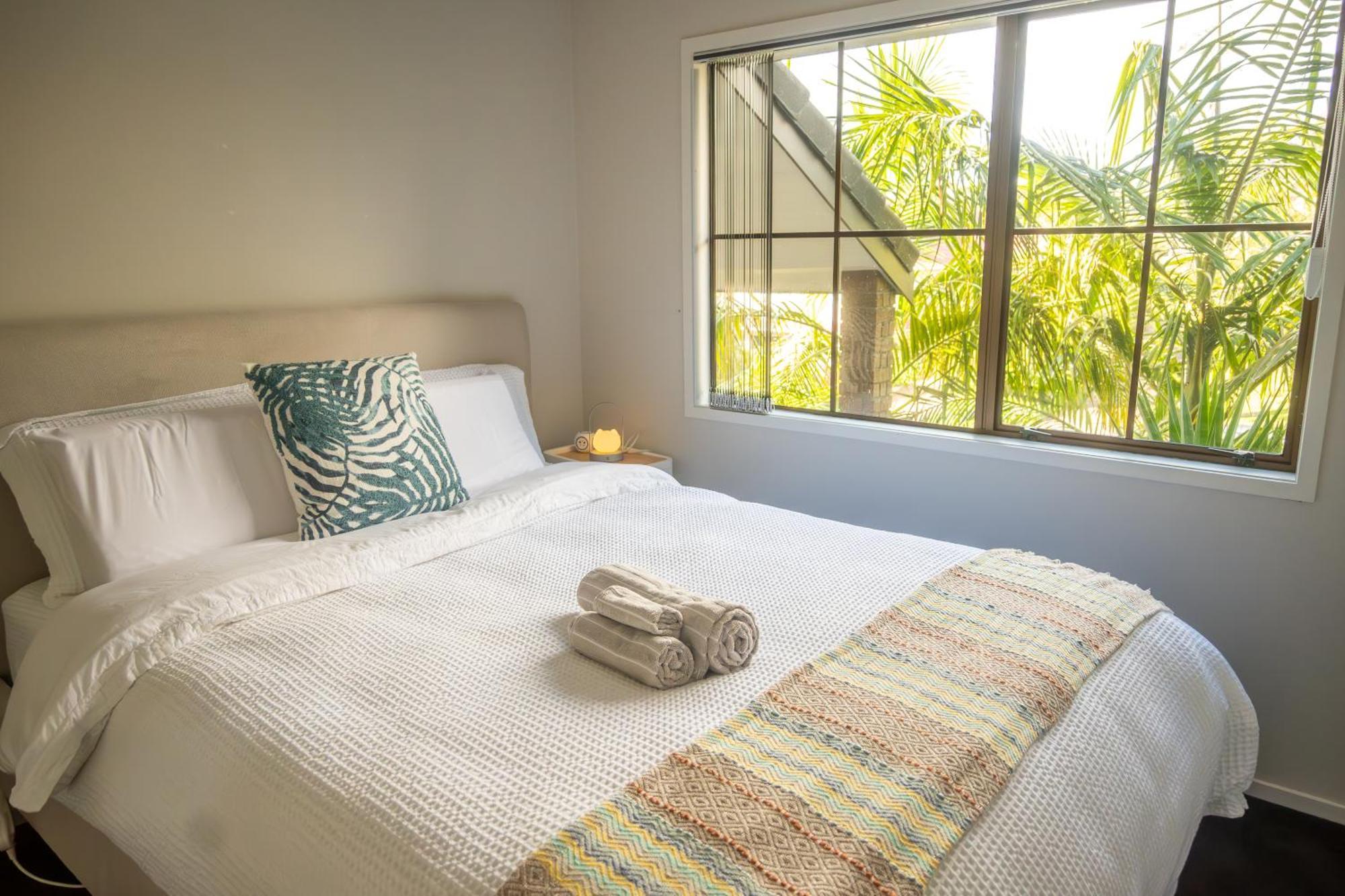Villa With Pool In Browns Bay โอ๊คแลนด์ ภายนอก รูปภาพ